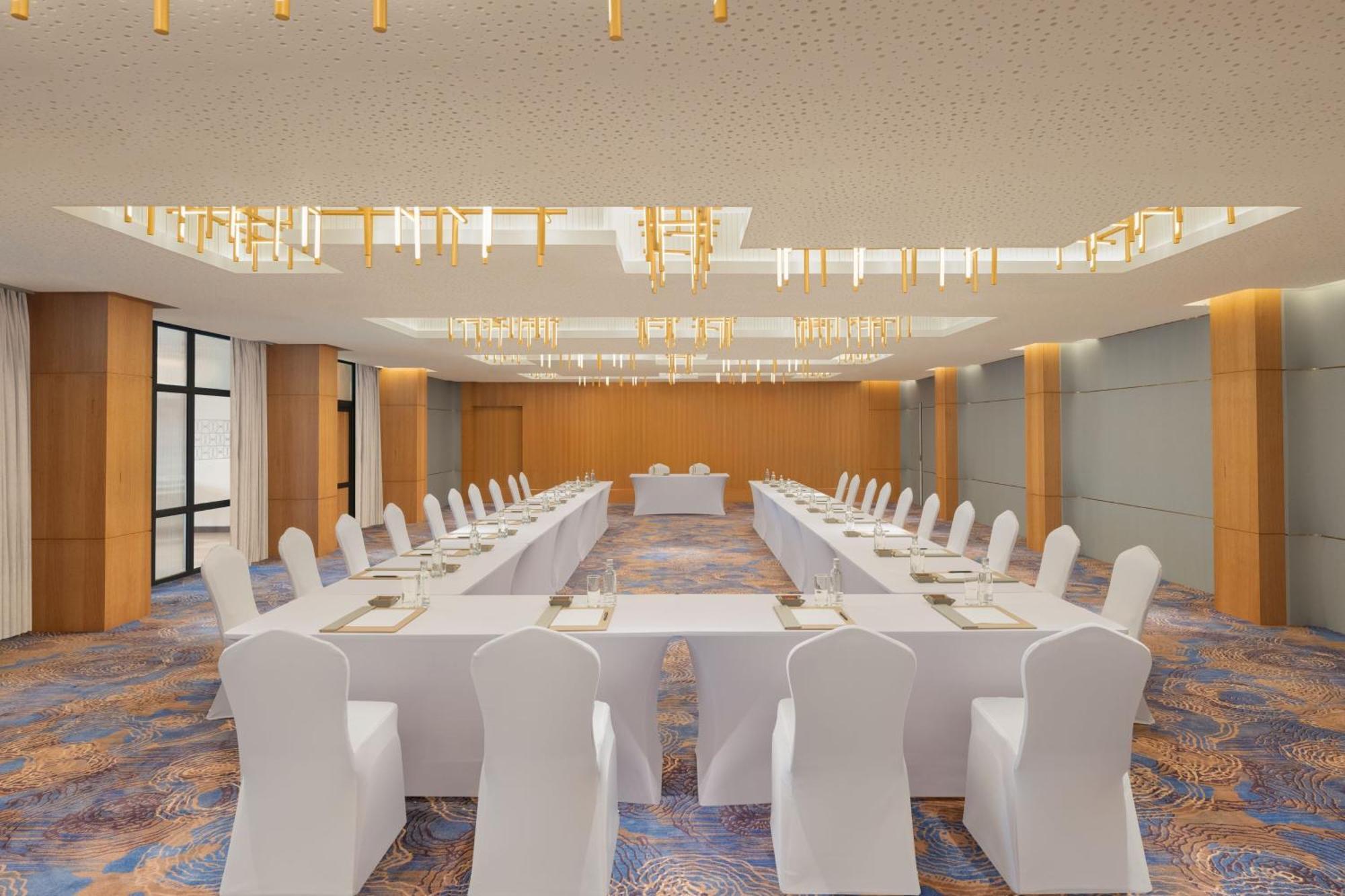 Courtyard By Marriott Goa Colva Hotell Exteriör bild