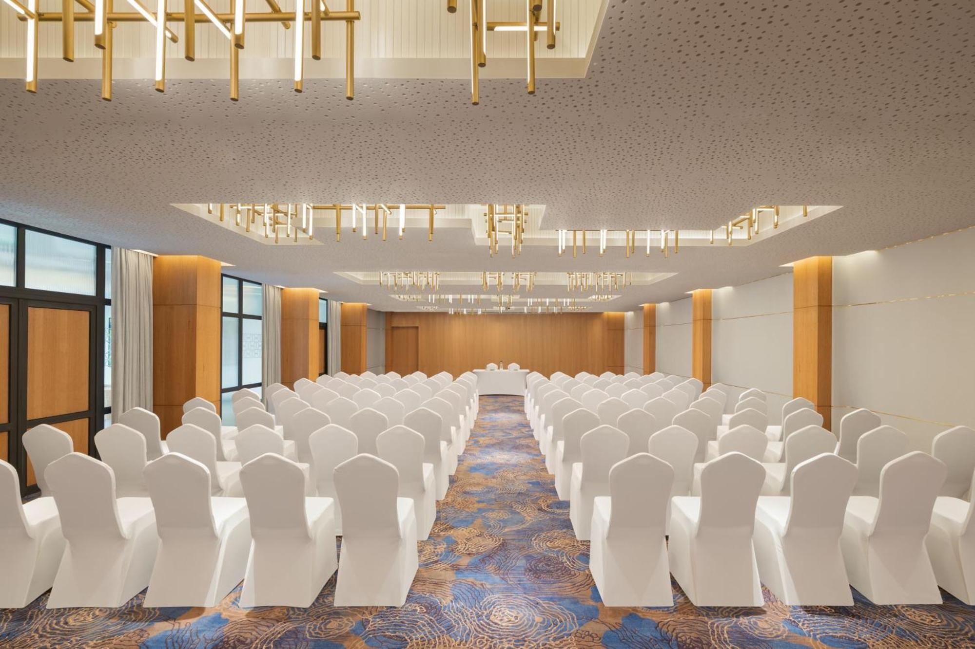 Courtyard By Marriott Goa Colva Hotell Exteriör bild