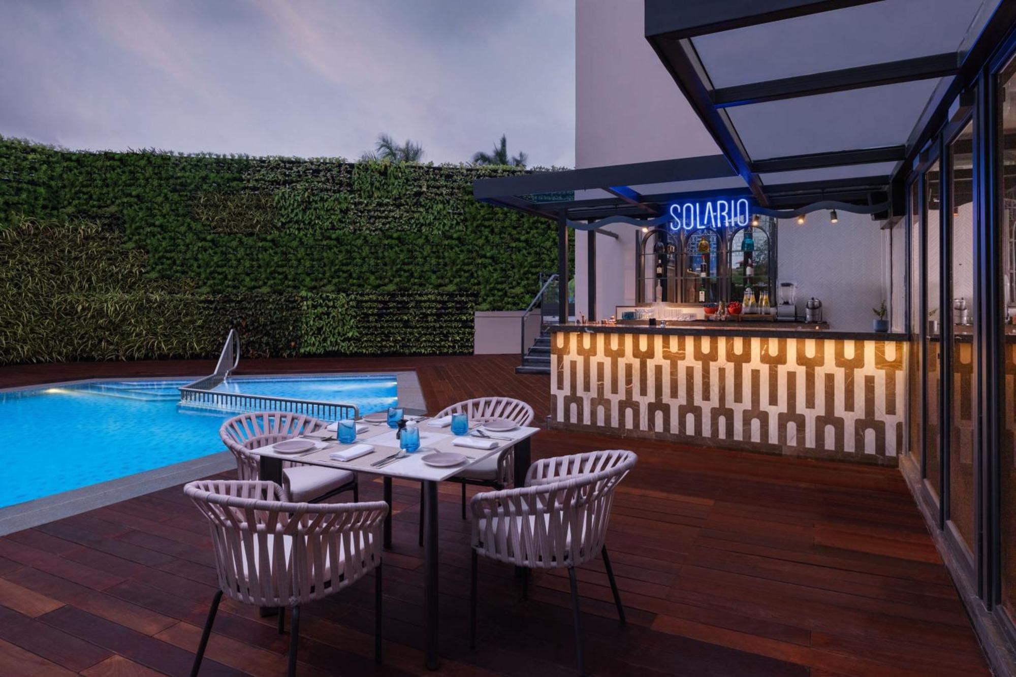 Courtyard By Marriott Goa Colva Hotell Exteriör bild