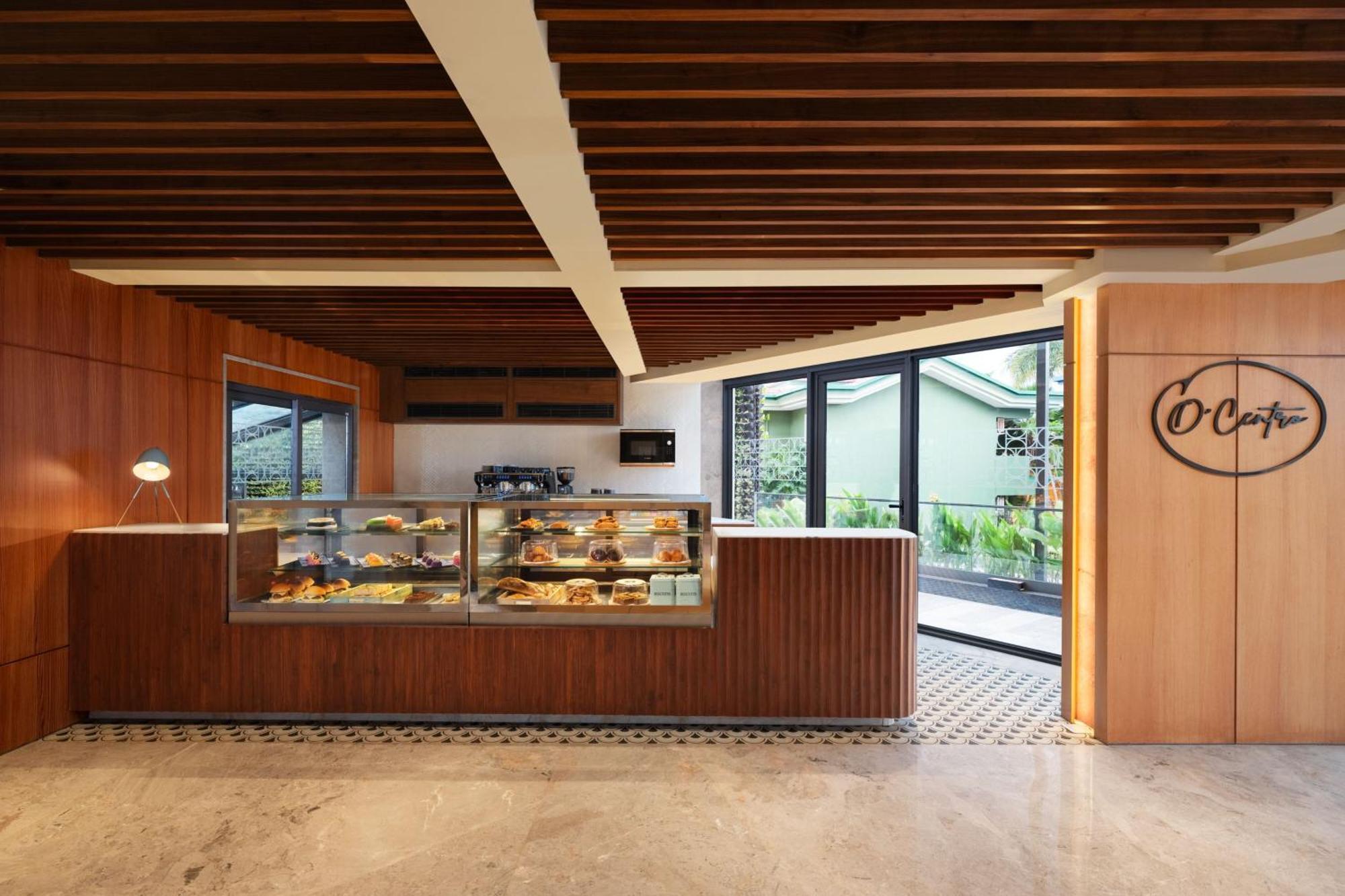 Courtyard By Marriott Goa Colva Hotell Exteriör bild