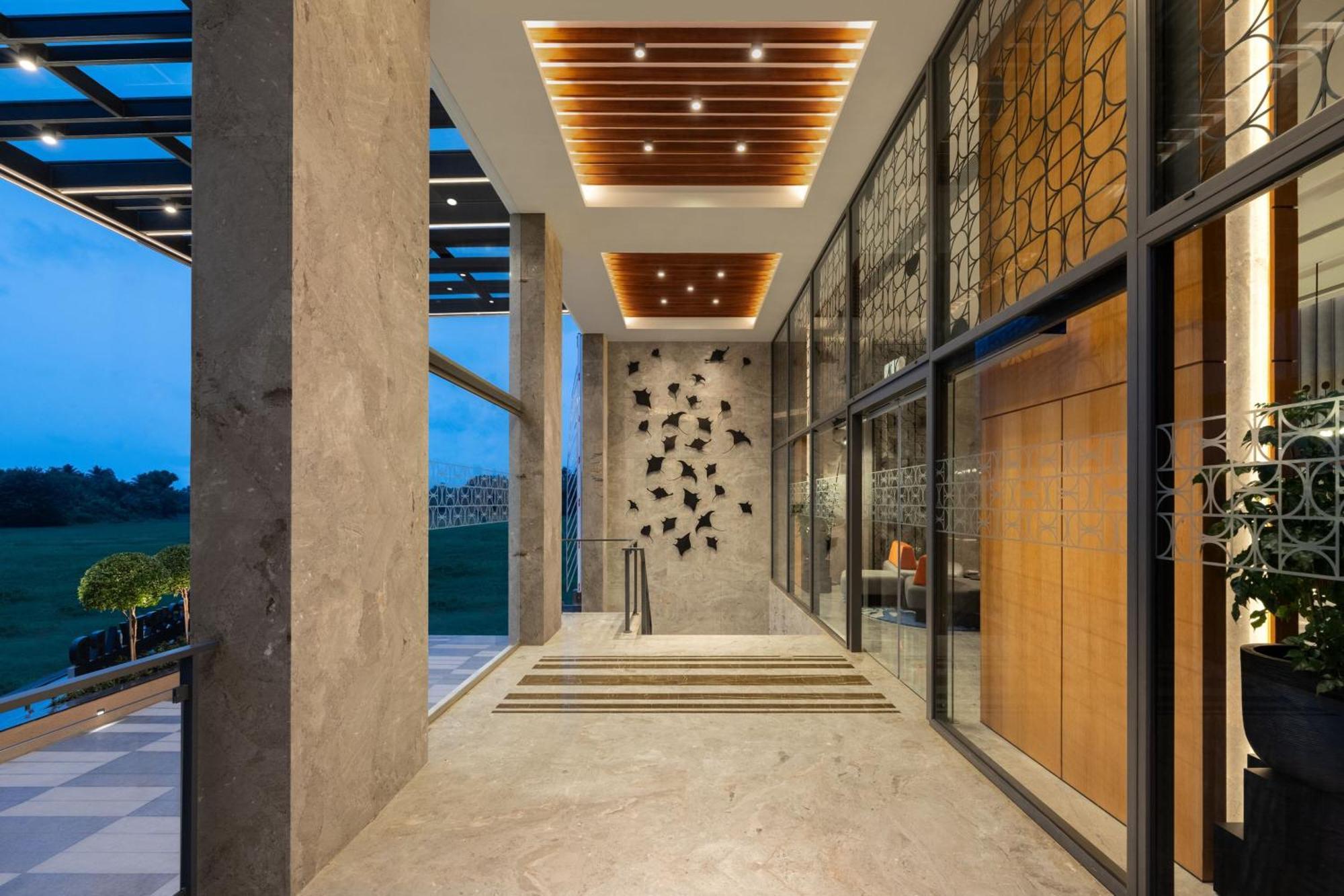 Courtyard By Marriott Goa Colva Hotell Exteriör bild