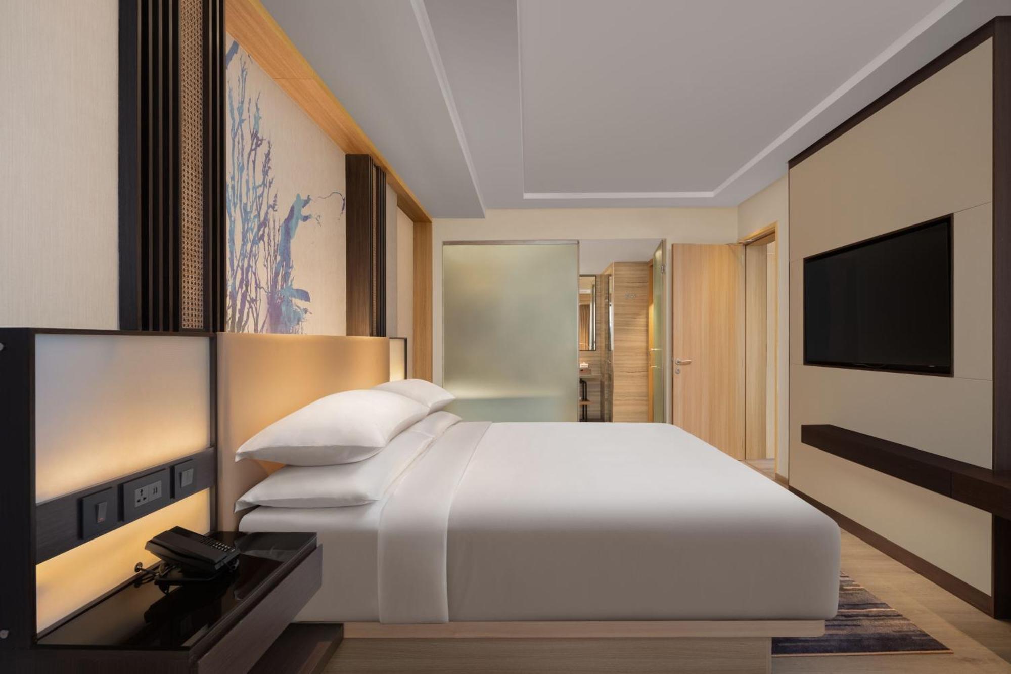 Courtyard By Marriott Goa Colva Hotell Exteriör bild