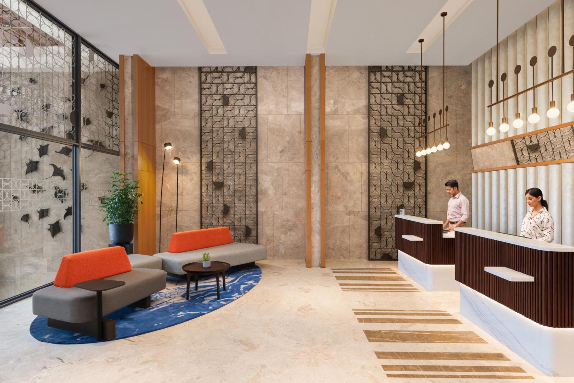 Courtyard By Marriott Goa Colva Hotell Exteriör bild