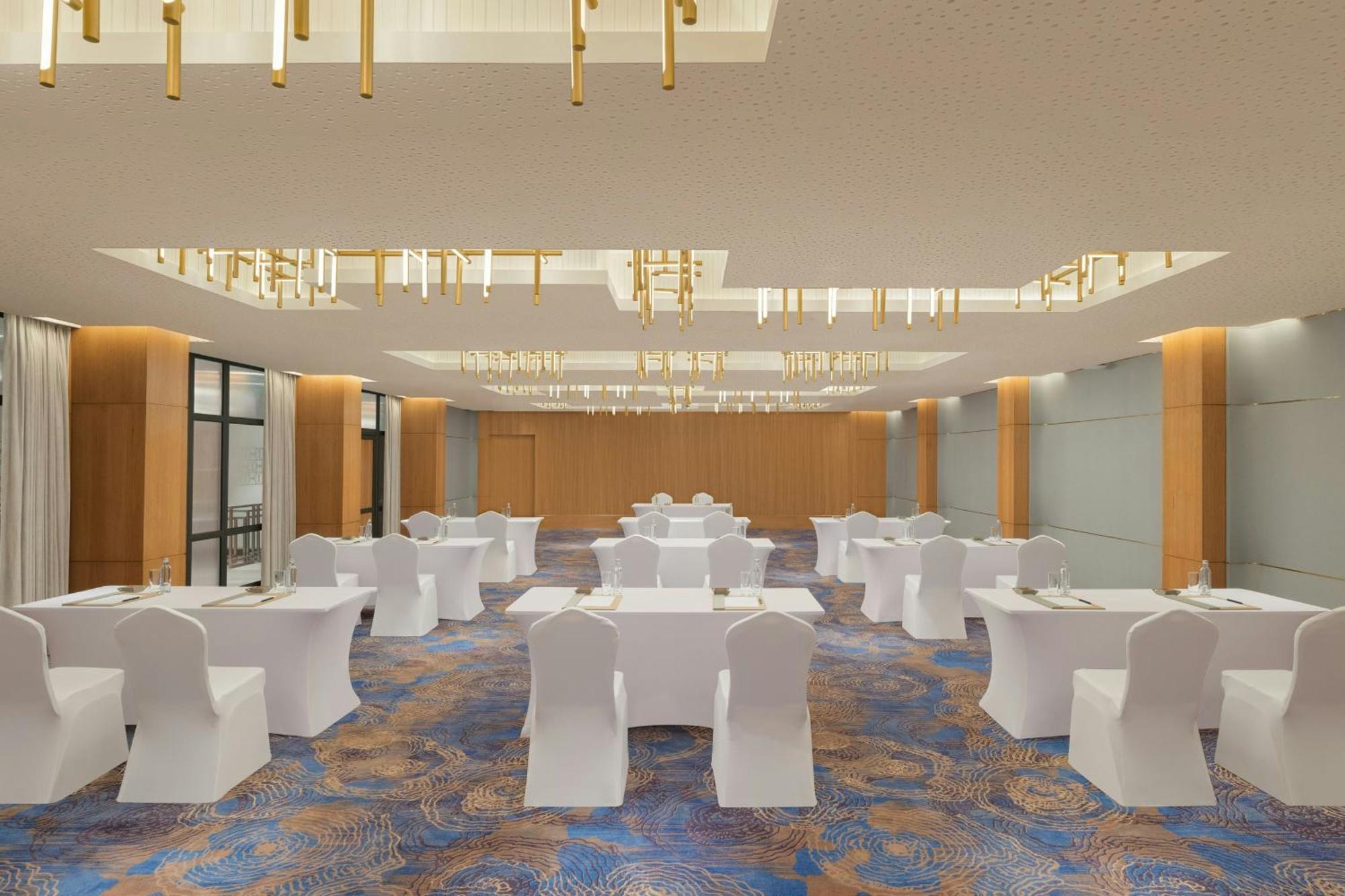 Courtyard By Marriott Goa Colva Hotell Exteriör bild