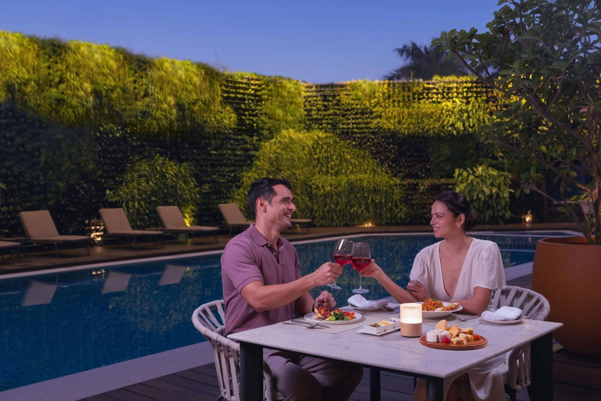 Courtyard By Marriott Goa Colva Hotell Exteriör bild