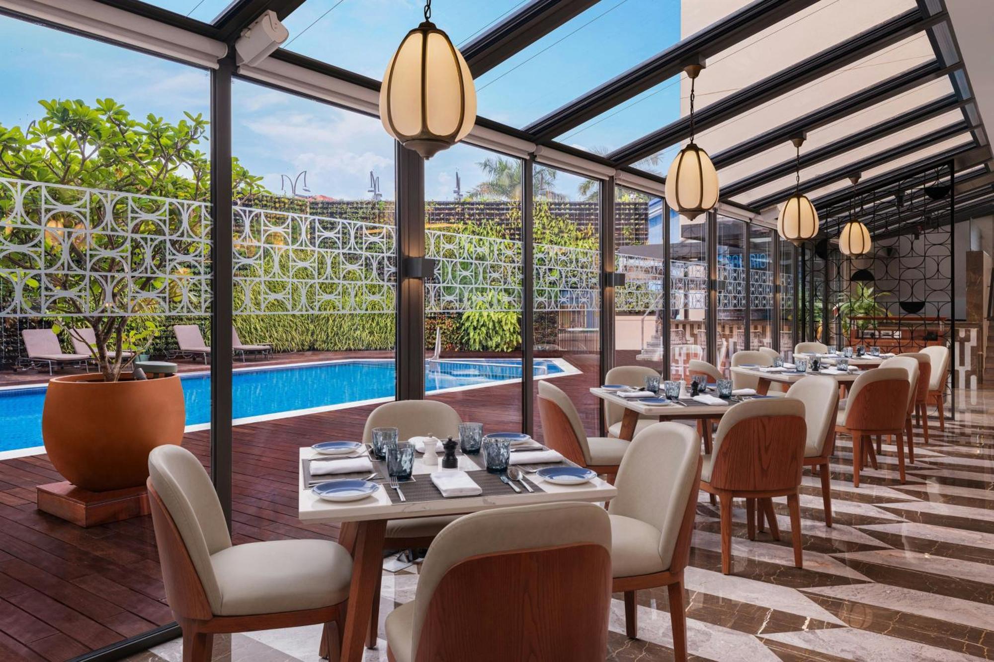 Courtyard By Marriott Goa Colva Hotell Exteriör bild