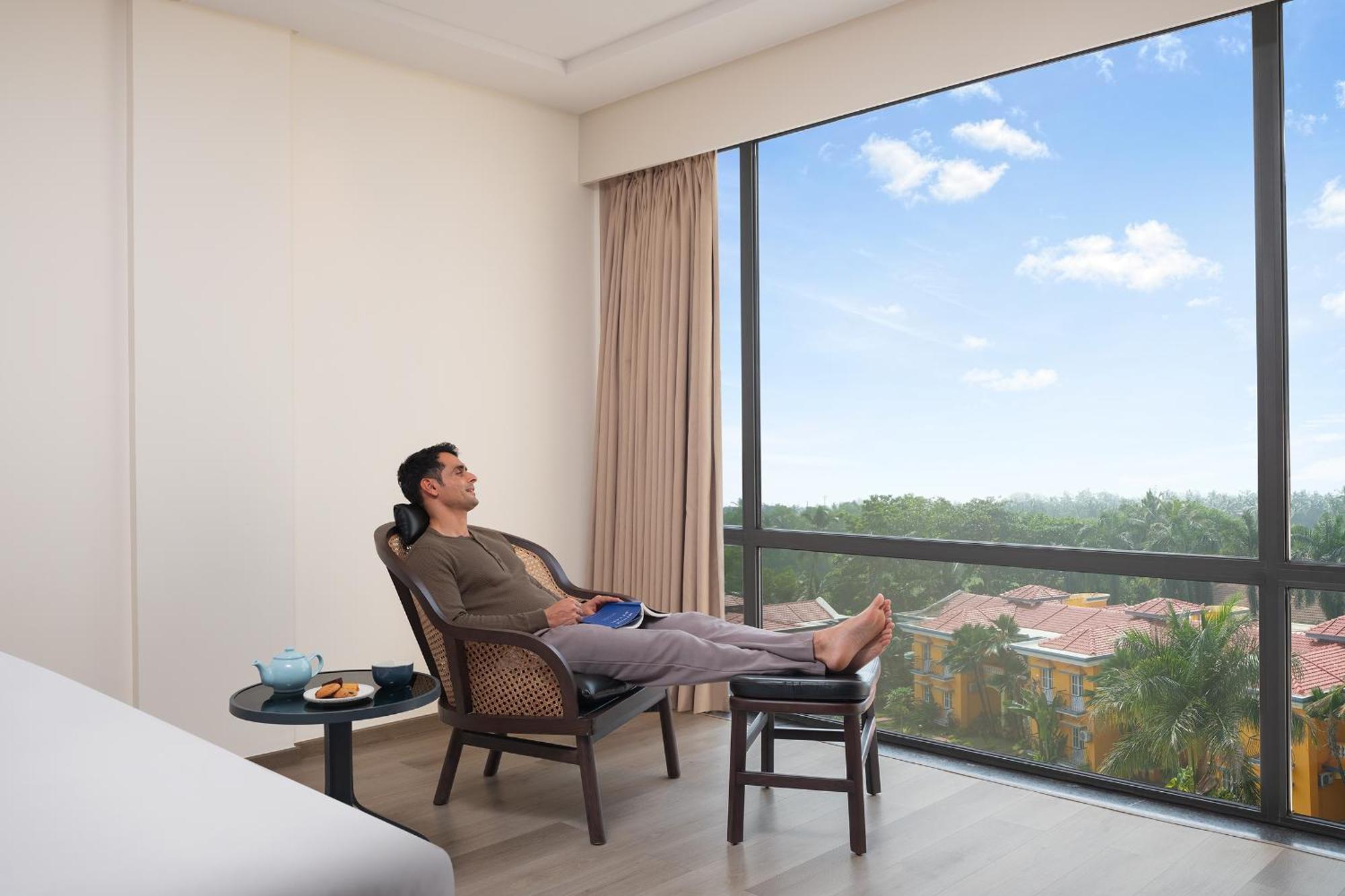 Courtyard By Marriott Goa Colva Hotell Exteriör bild